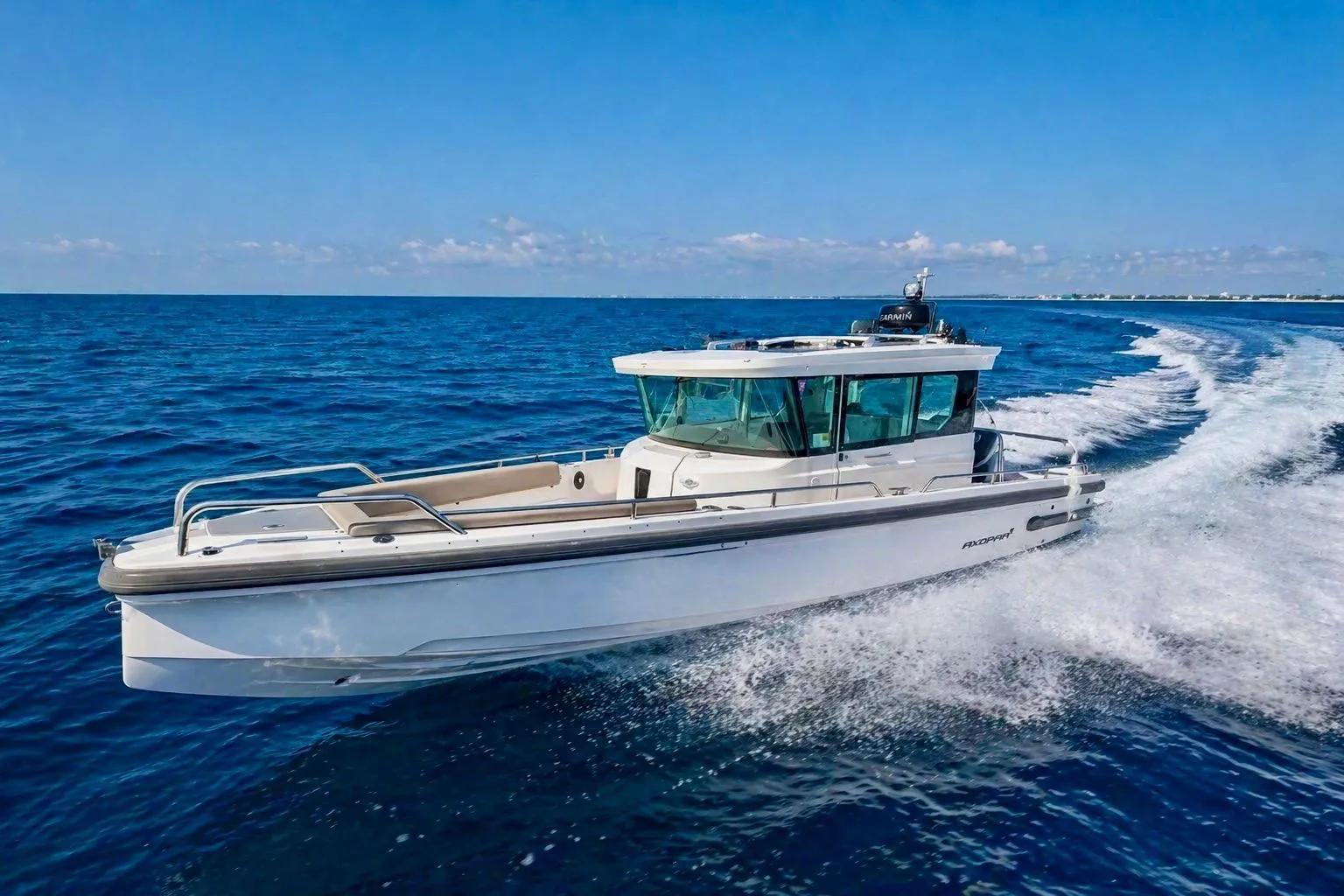Axopar 28 Cabin