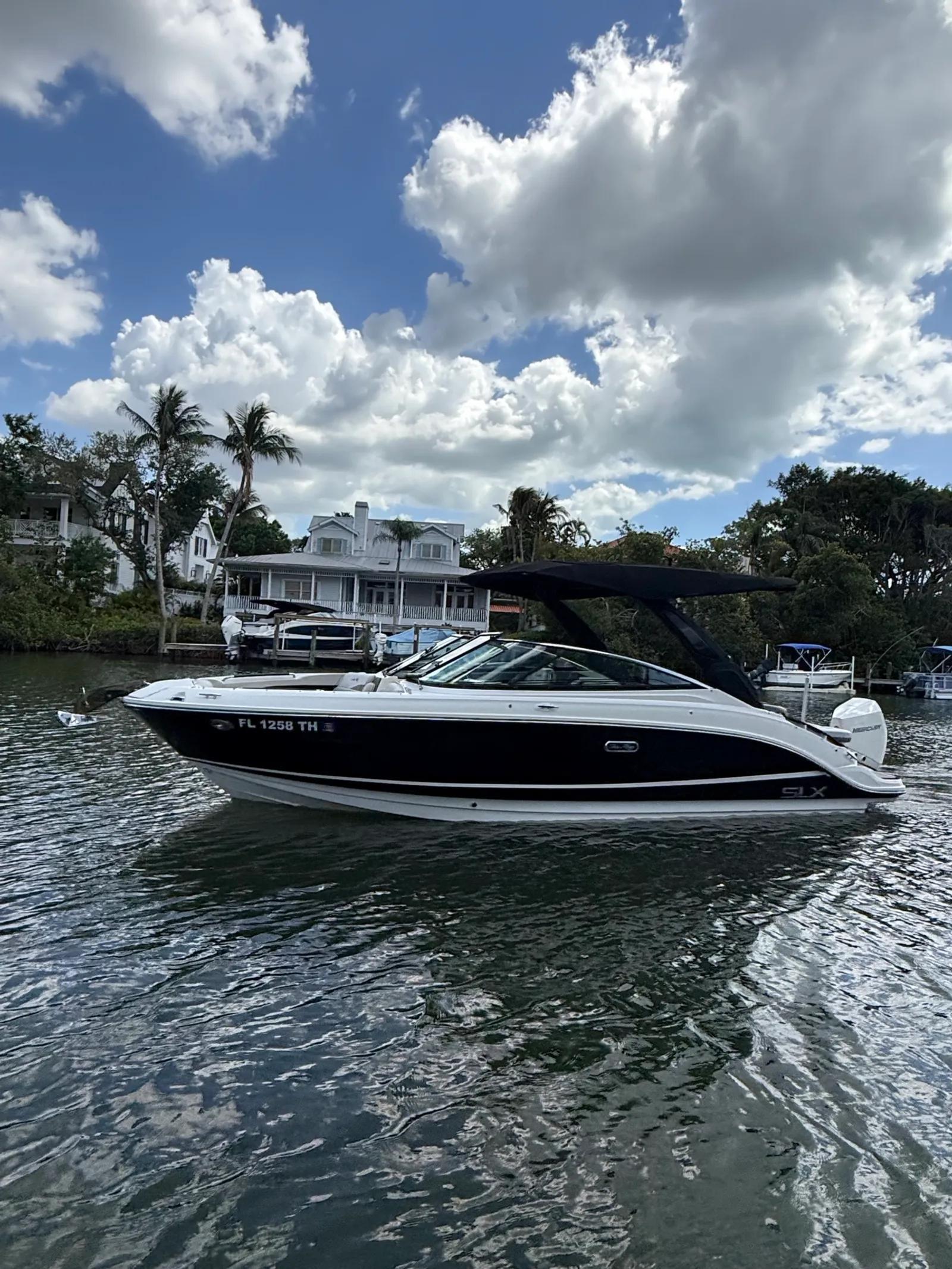 Sea Ray SLX 260