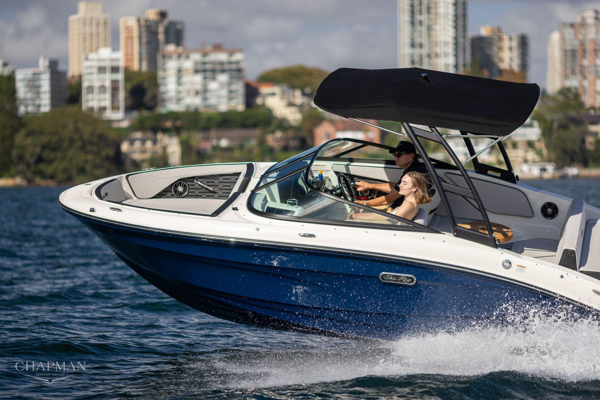 Sea Ray SPX 210