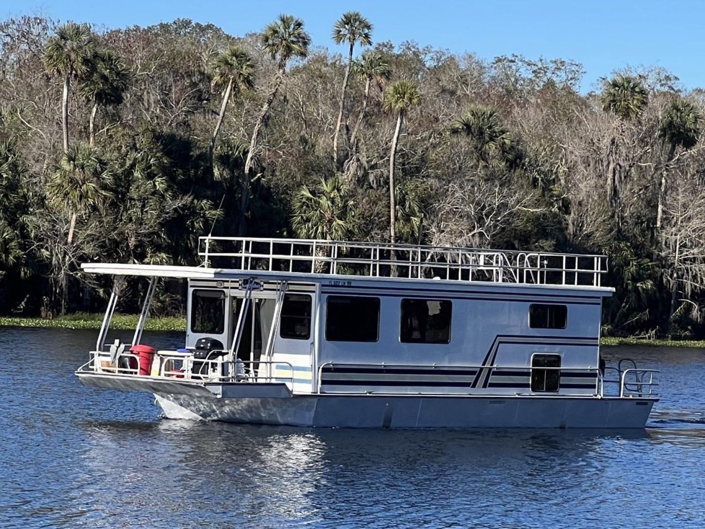 Aqua Chalet 46