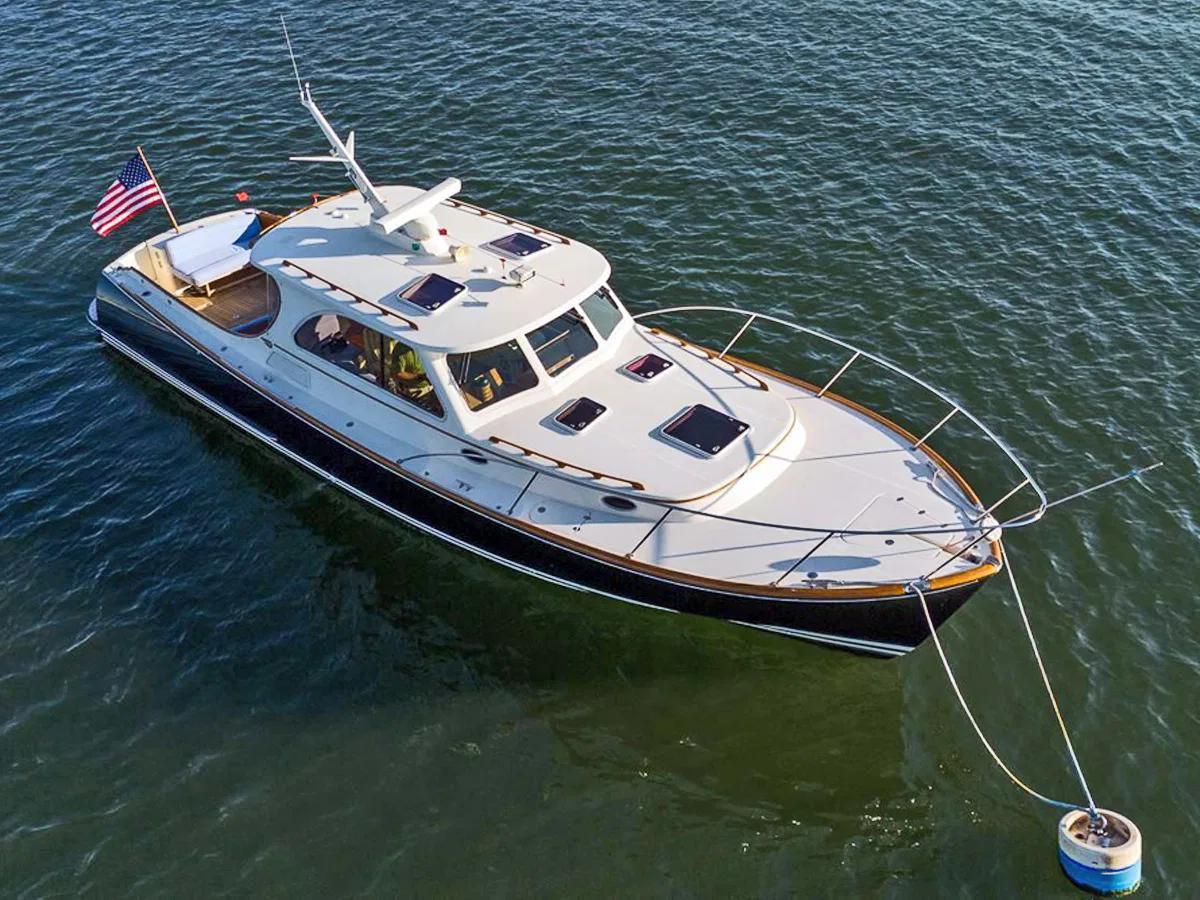 Hinckley Talaria 40