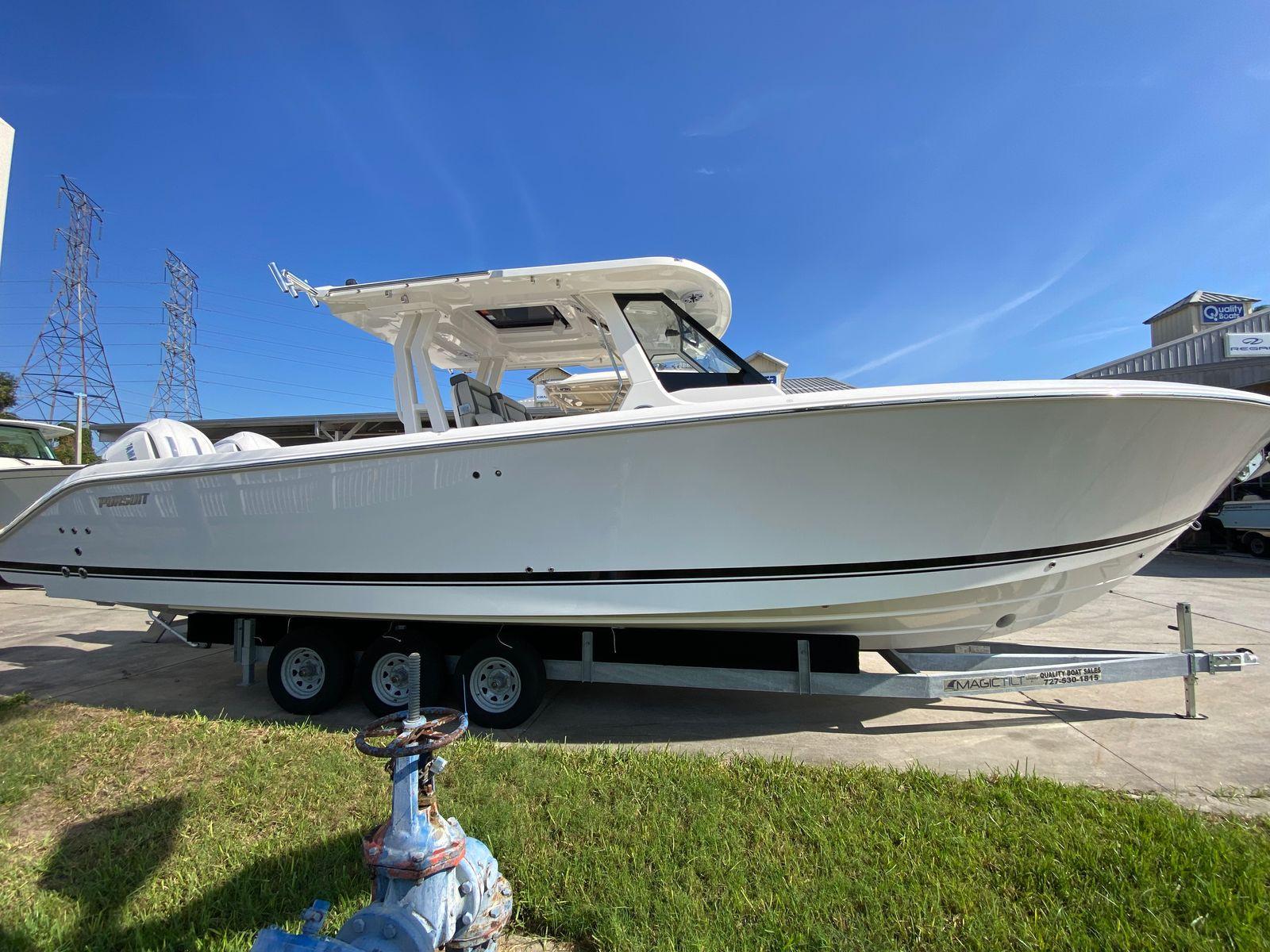 Pursuit S 328 Sport
