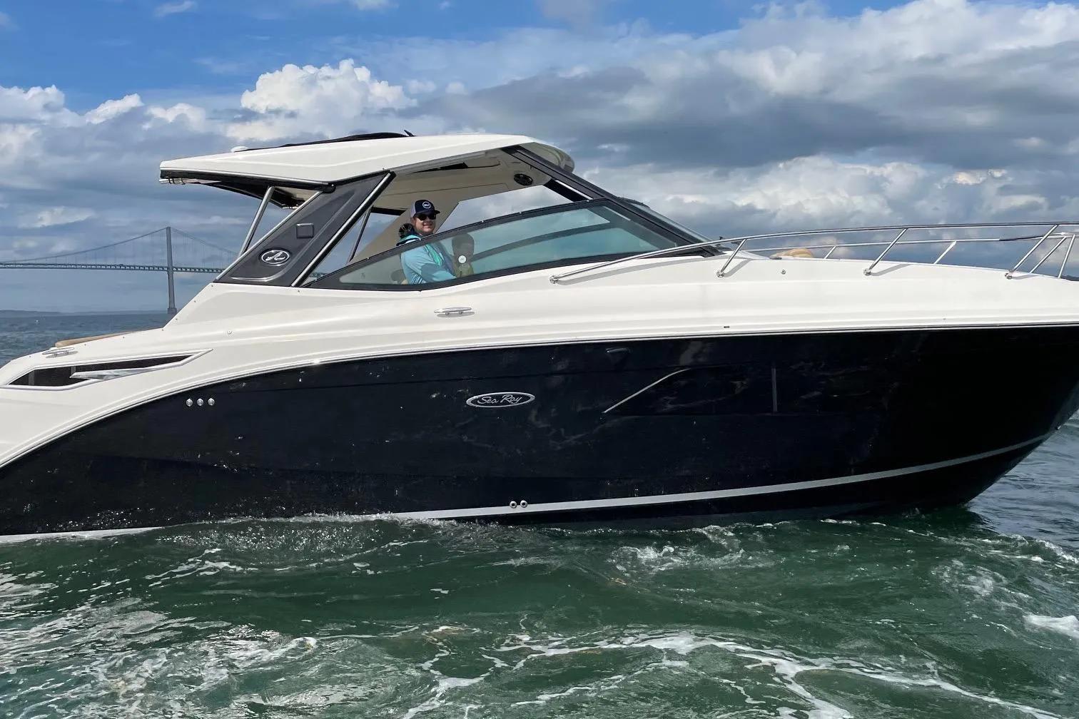 Sea Ray 320 Sundancer