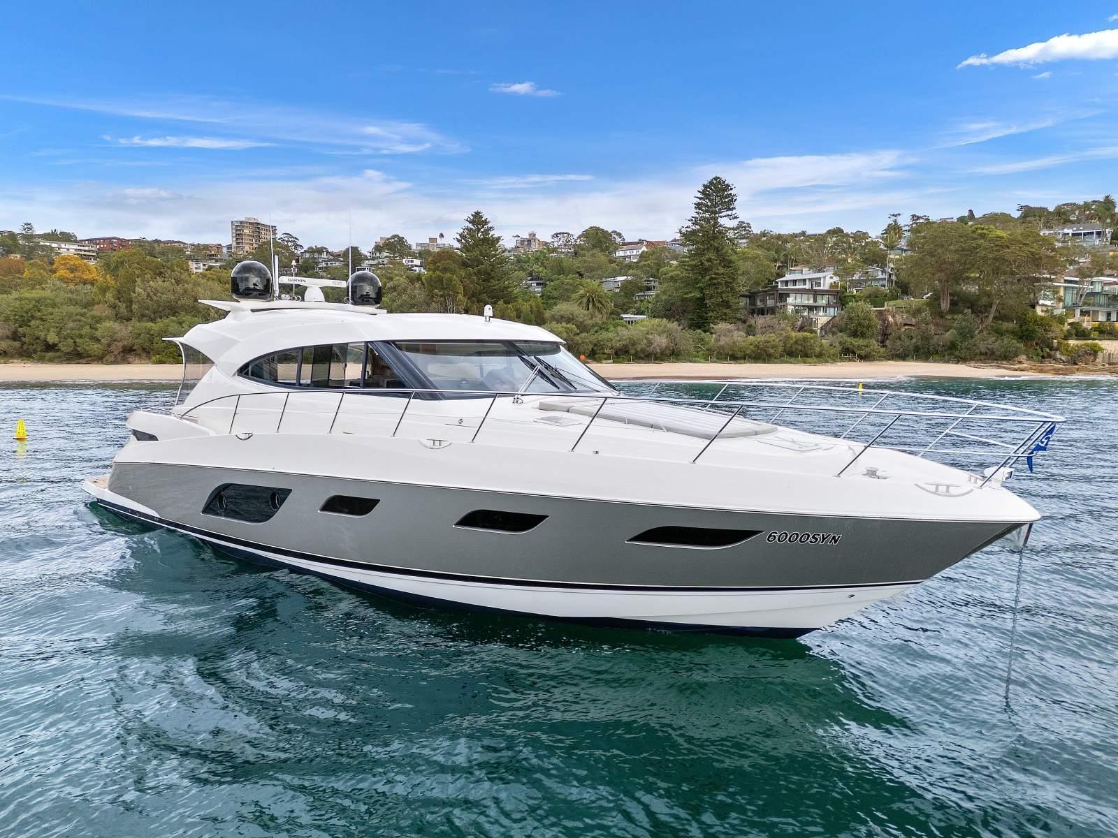 Riviera 6000 Sport Yacht