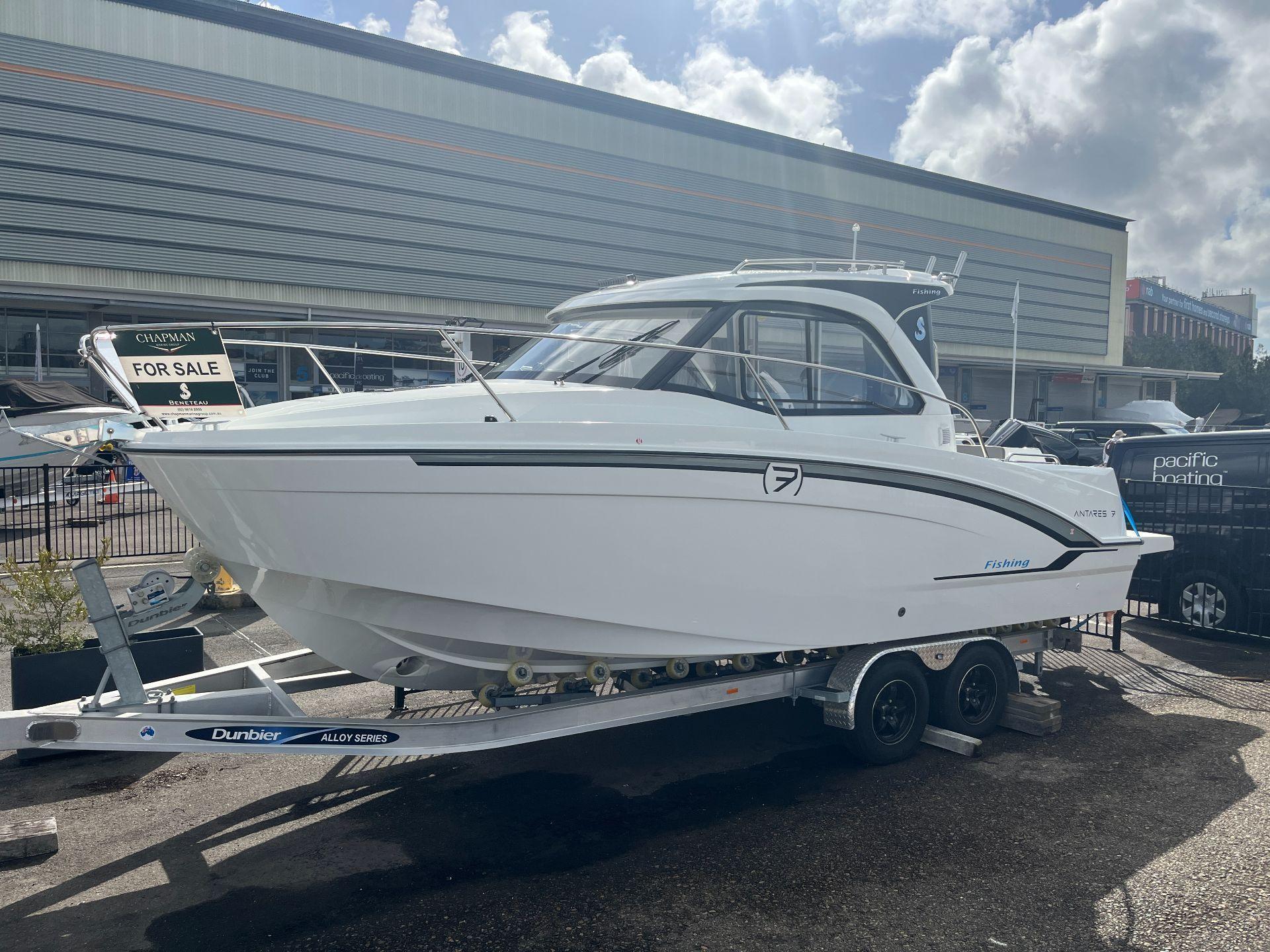 Beneteau Antares 7 V2 OB Fishing