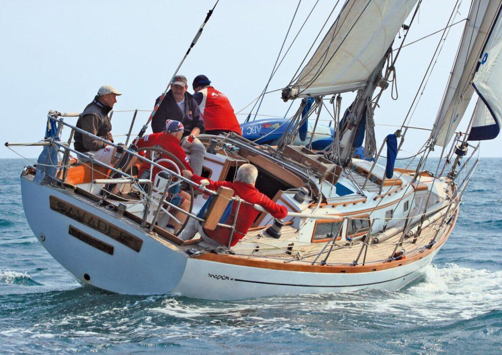 Cheoy Lee 35