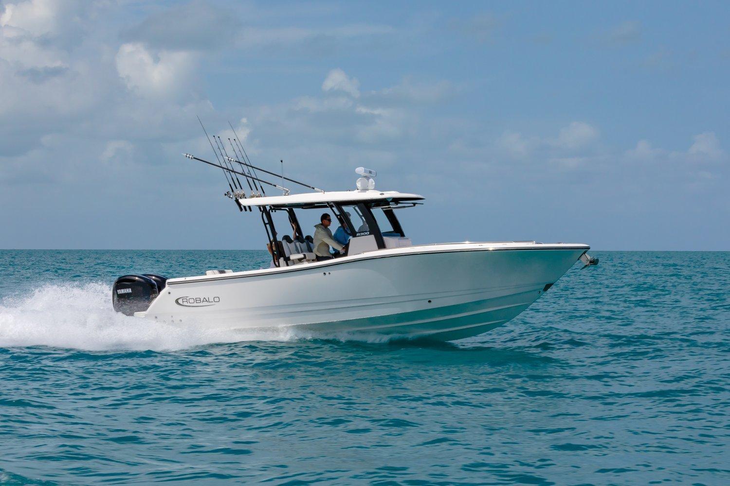 Robalo R300