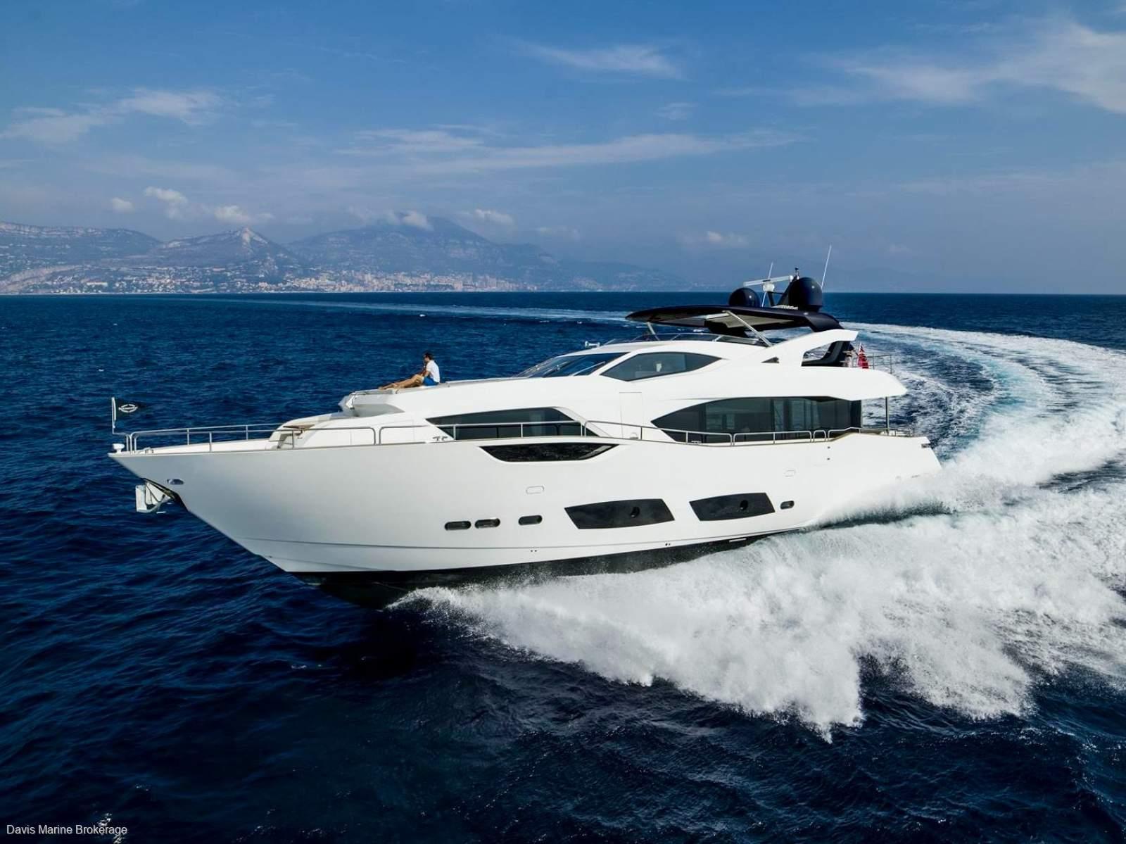 Sunseeker 95 Yacht