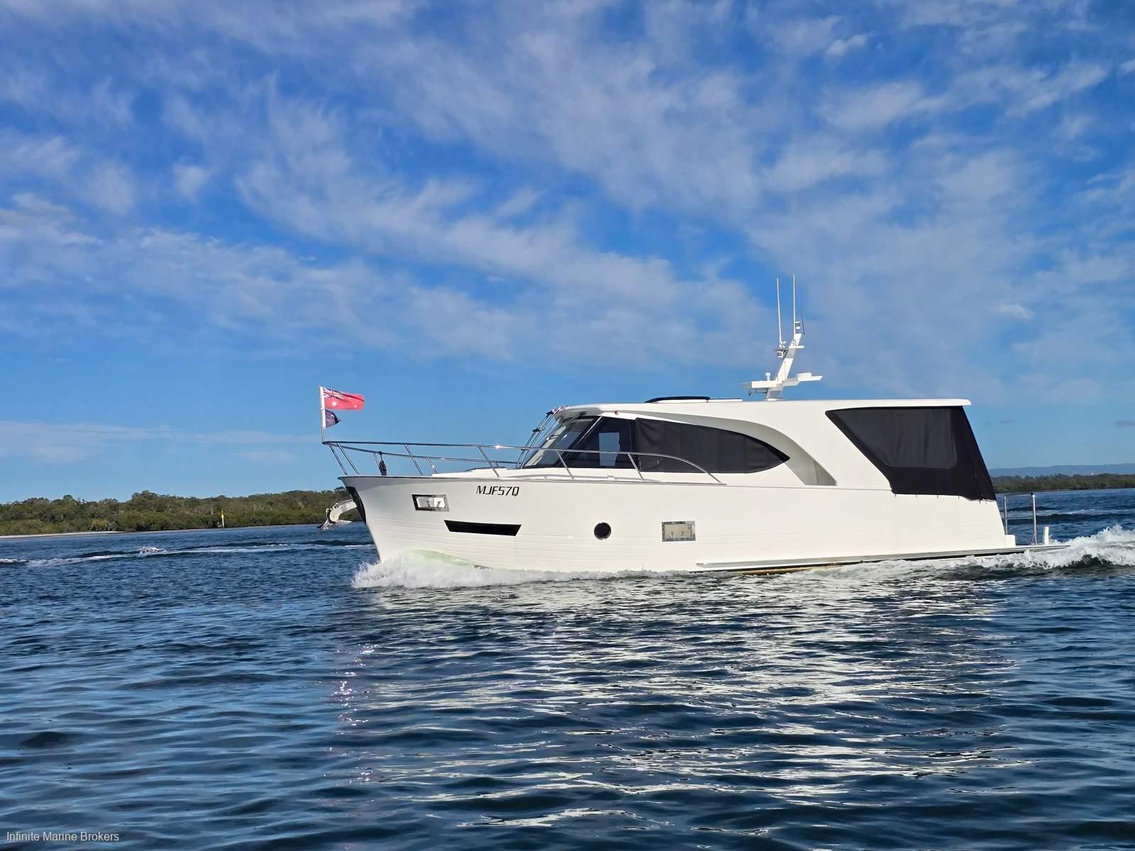Clipper Cordova 370