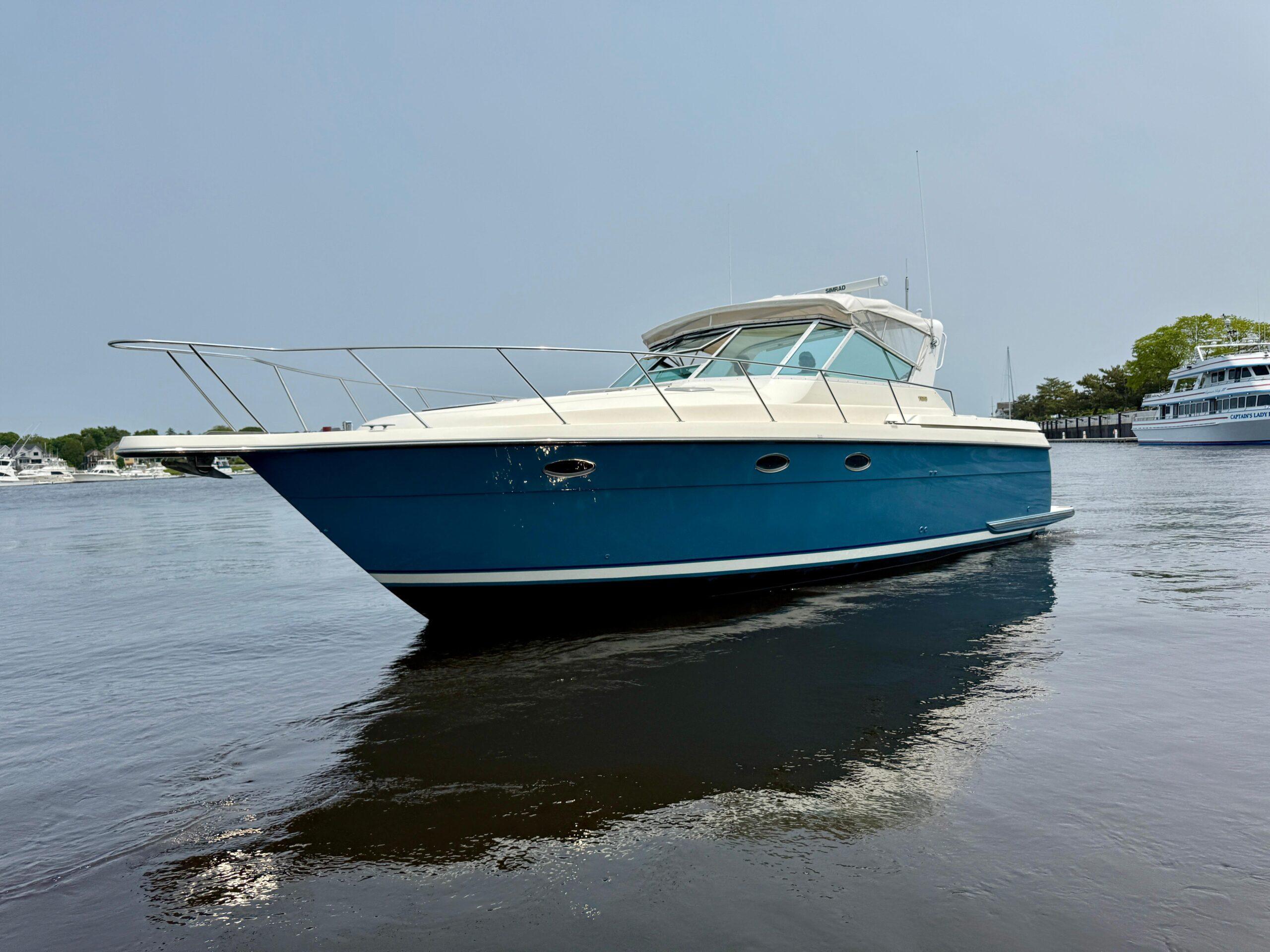 Tiara Yachts 3500 Express