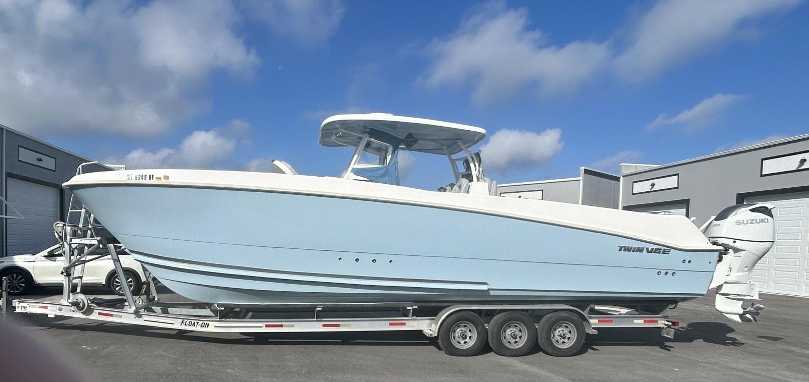 Twin Vee 340 GFX