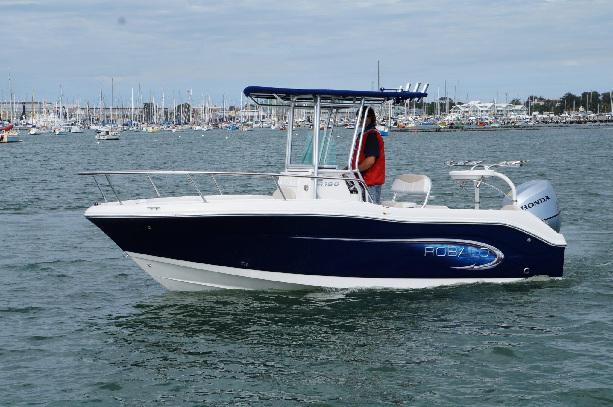 Robalo R180