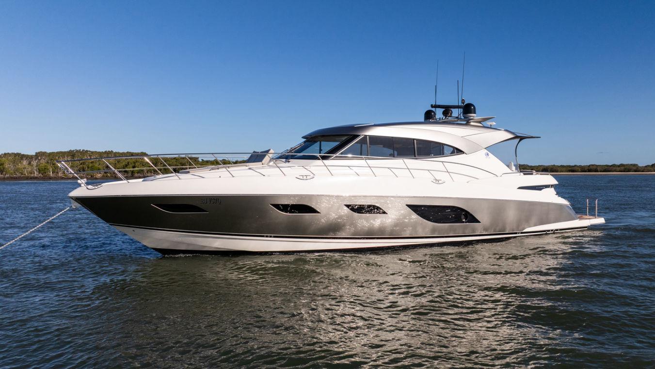 Riviera 6000 Sport Yacht