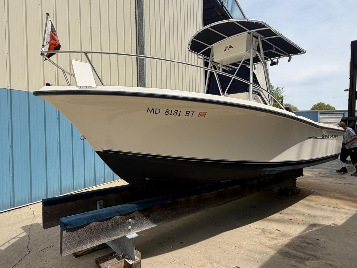 Sea Hunt Triton 202