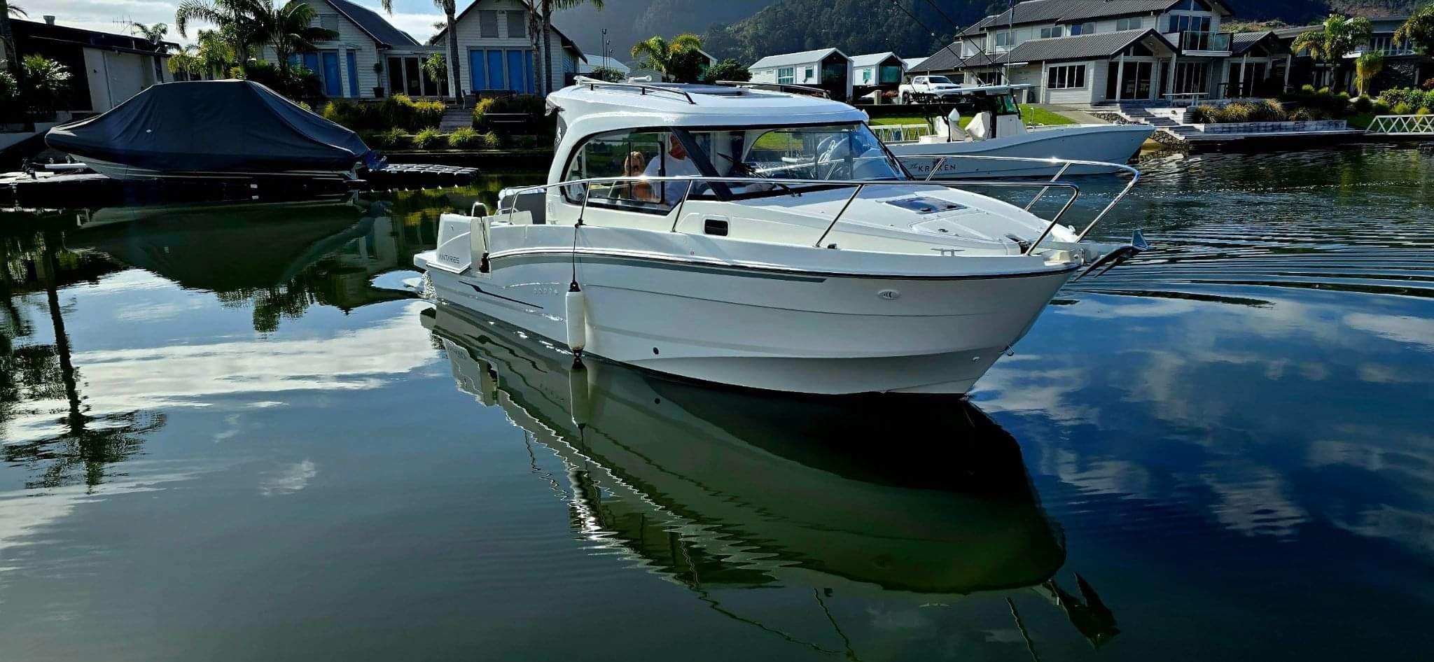 Beneteau Antares 8