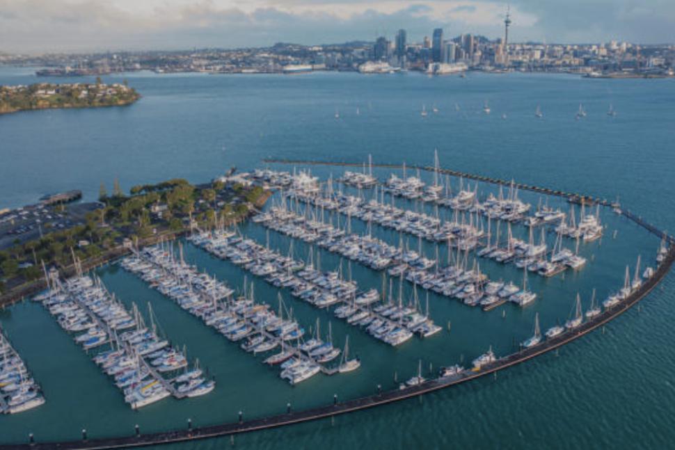 Marina Berth Bayswater 25m G18