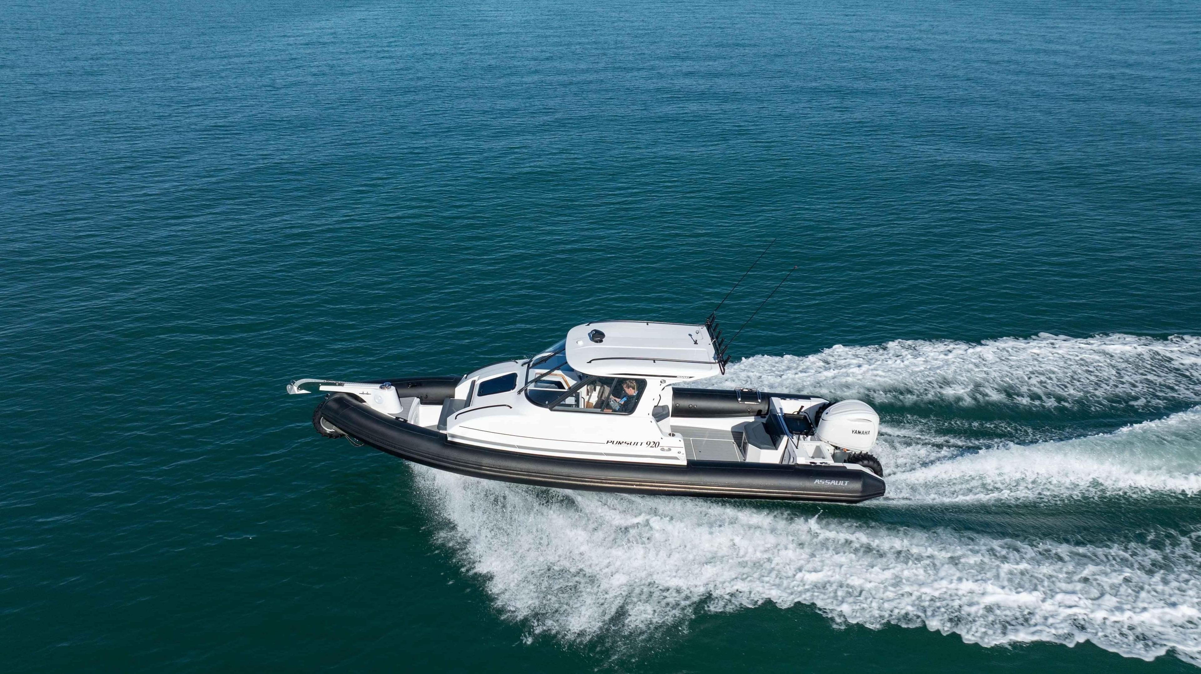 Assault Pursuit 920 Amphibious