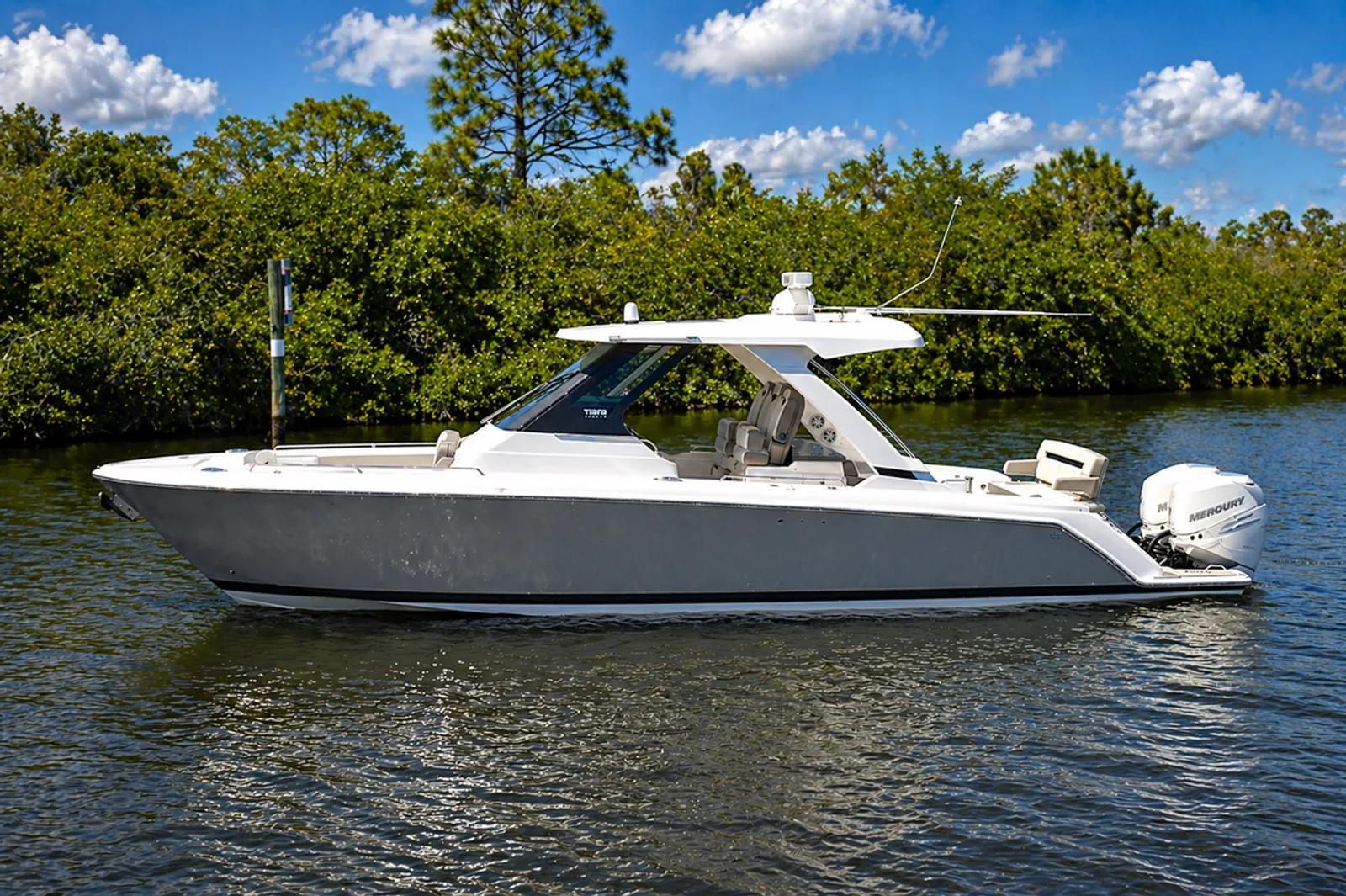 Tiara Yachts Sport 34 LS