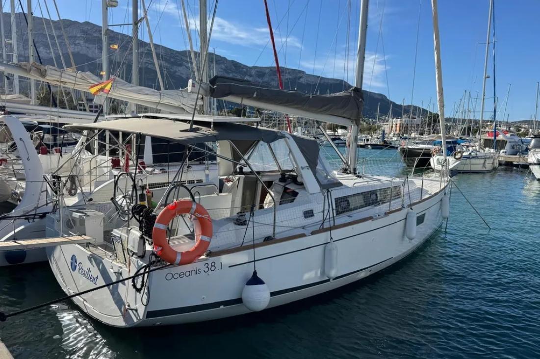 Beneteau Oceanis 38.1