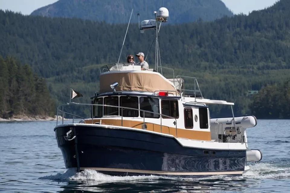 Ranger Tugs R-31 CB