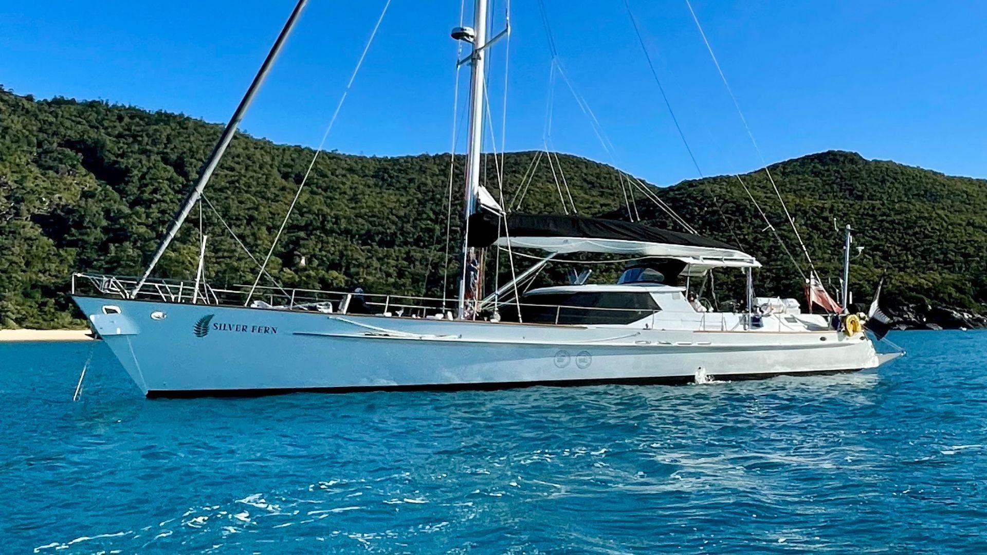 72' Iconic Yacht Silver Fern