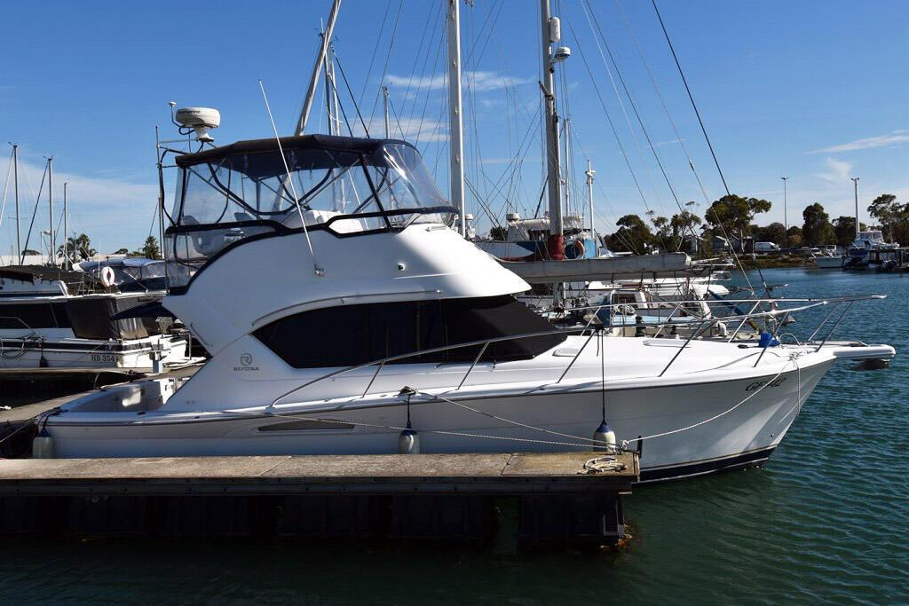 Riviera 3350 Flybridge