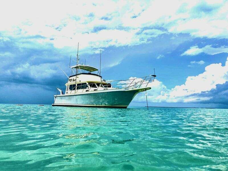 1999 Custom 47' (14.33 m)