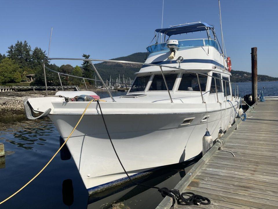 Uniflite 37 Coastal Cruiser