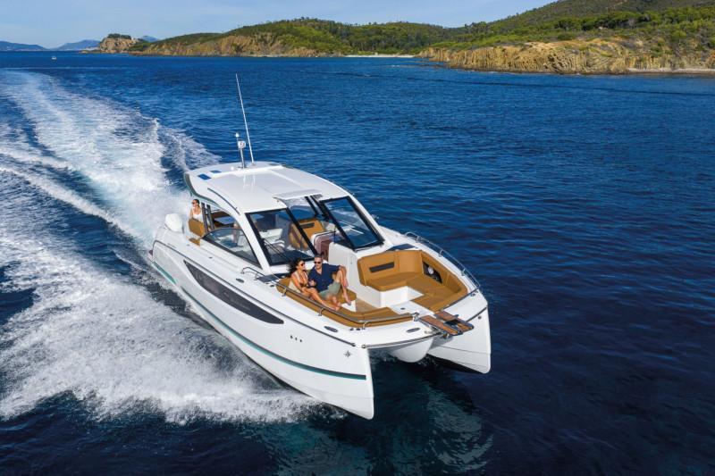 Jeanneau TH38
