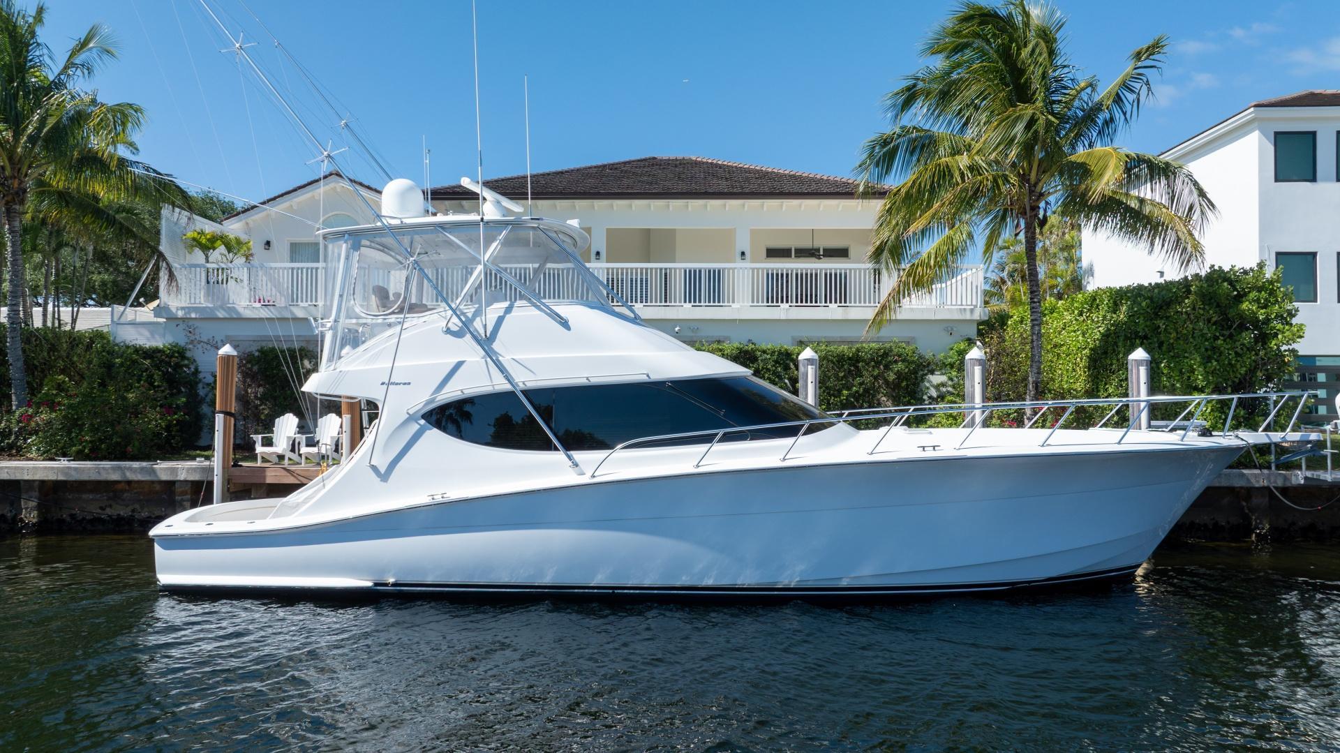 Hatteras GT54
