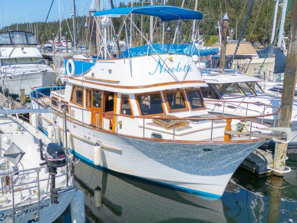 Grand Mariner 36 Tri-Cabin
