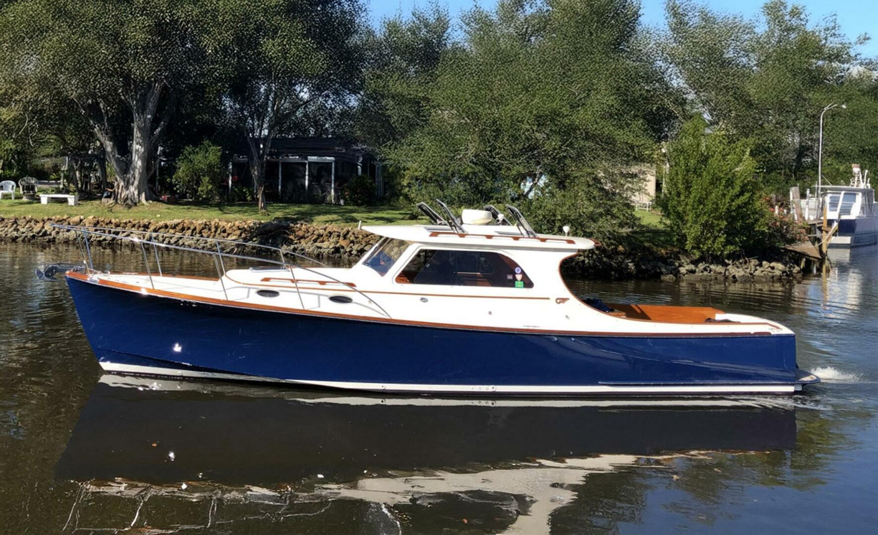 Hinckley 36 Picnic Boat