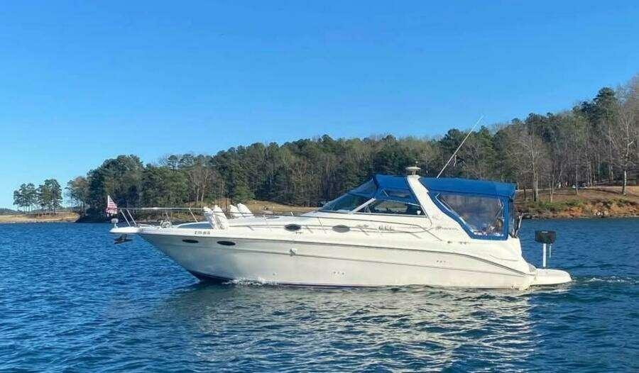 Sea Ray 330 Express Cruiser
