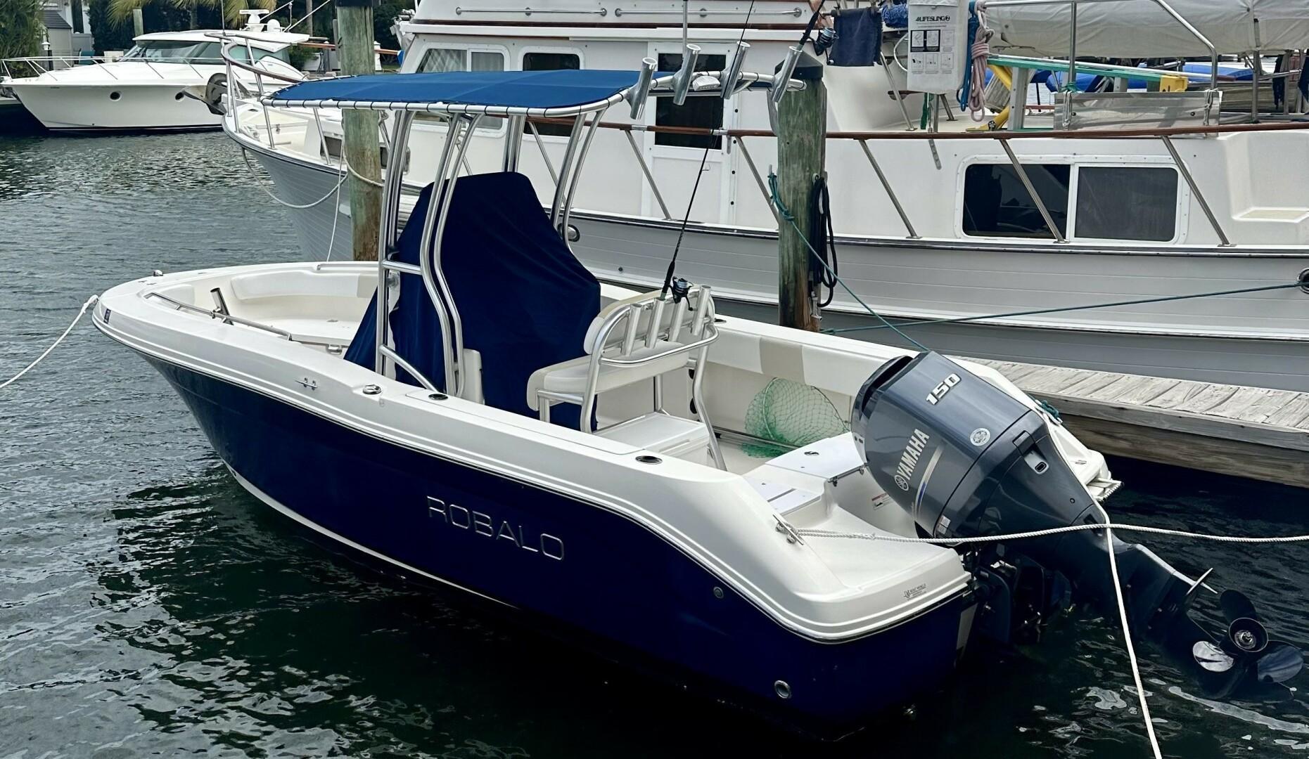 Robalo R200