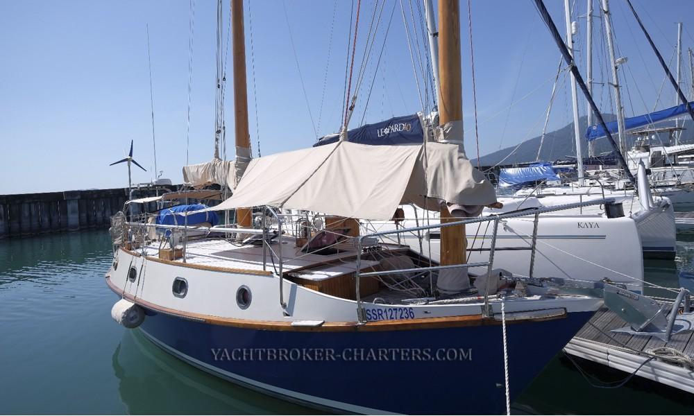 Benford Dory 38