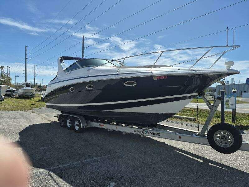 Chris Craft 328 Express Cruiser