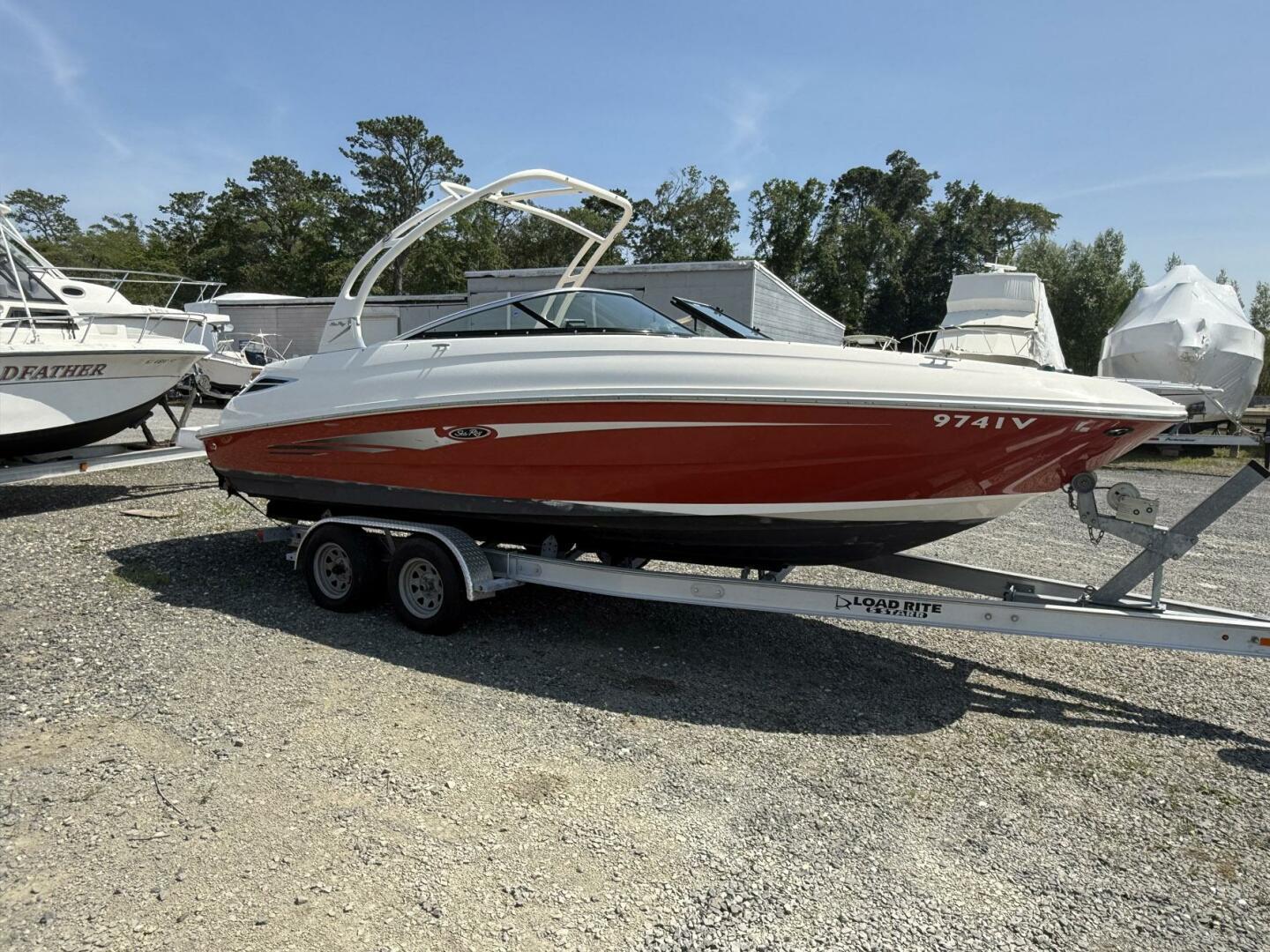 Sea Ray 240 Sun Deck Outboard