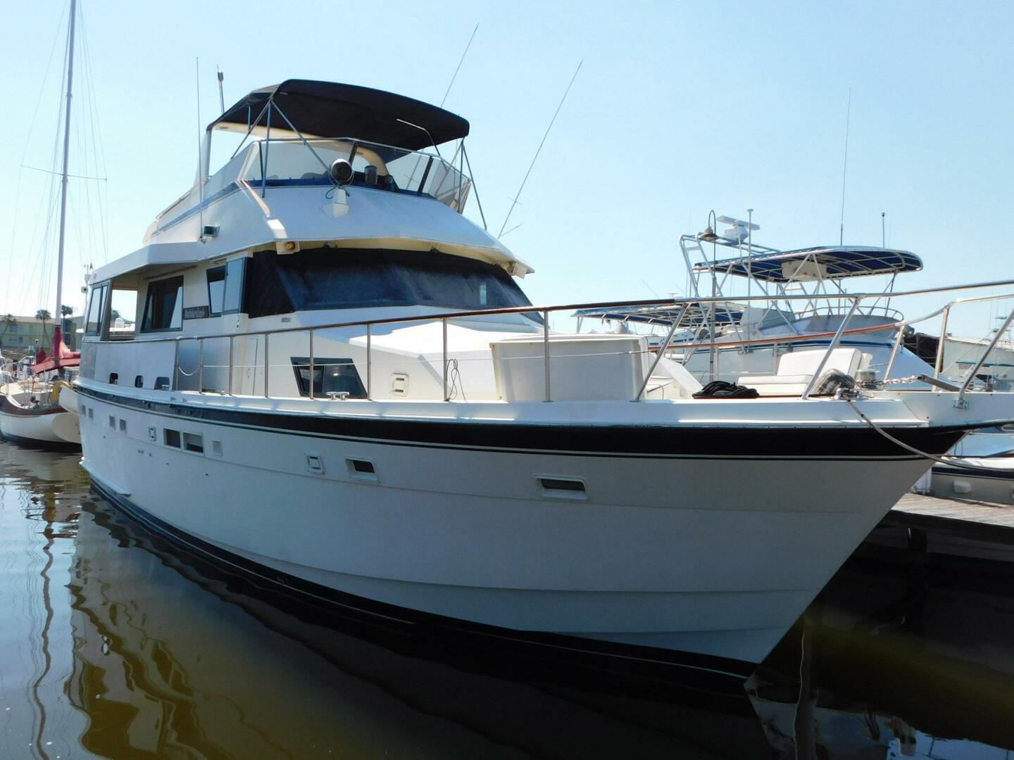 Hatteras 54