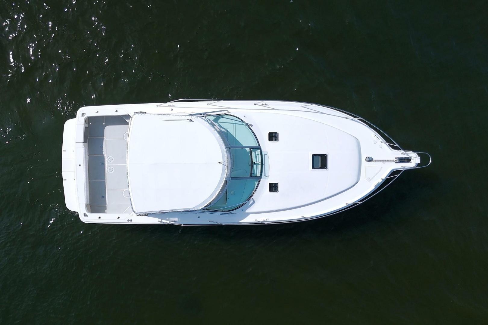 Sea Ray 370 Express Cruiser