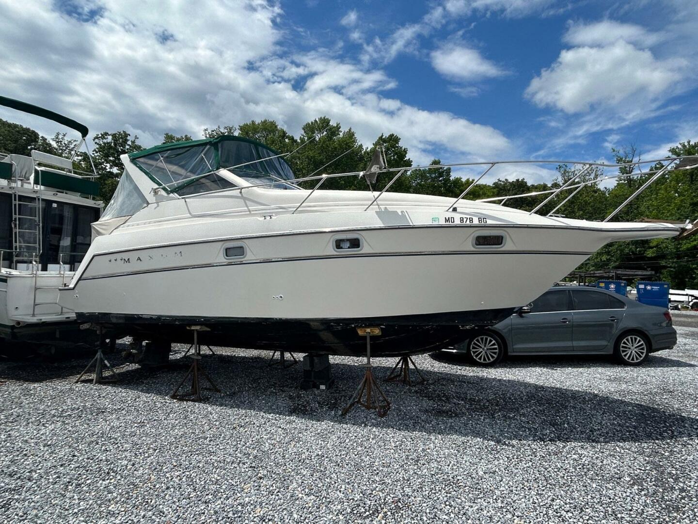 Maxum 2800 SCR