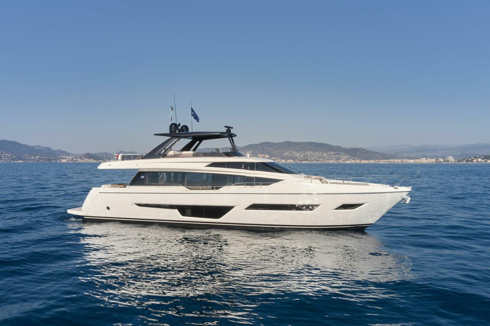 Ferretti 780
