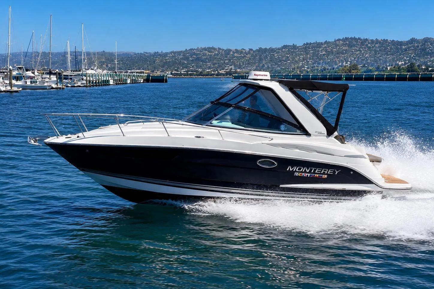 Monterey 295 Sport Yacht