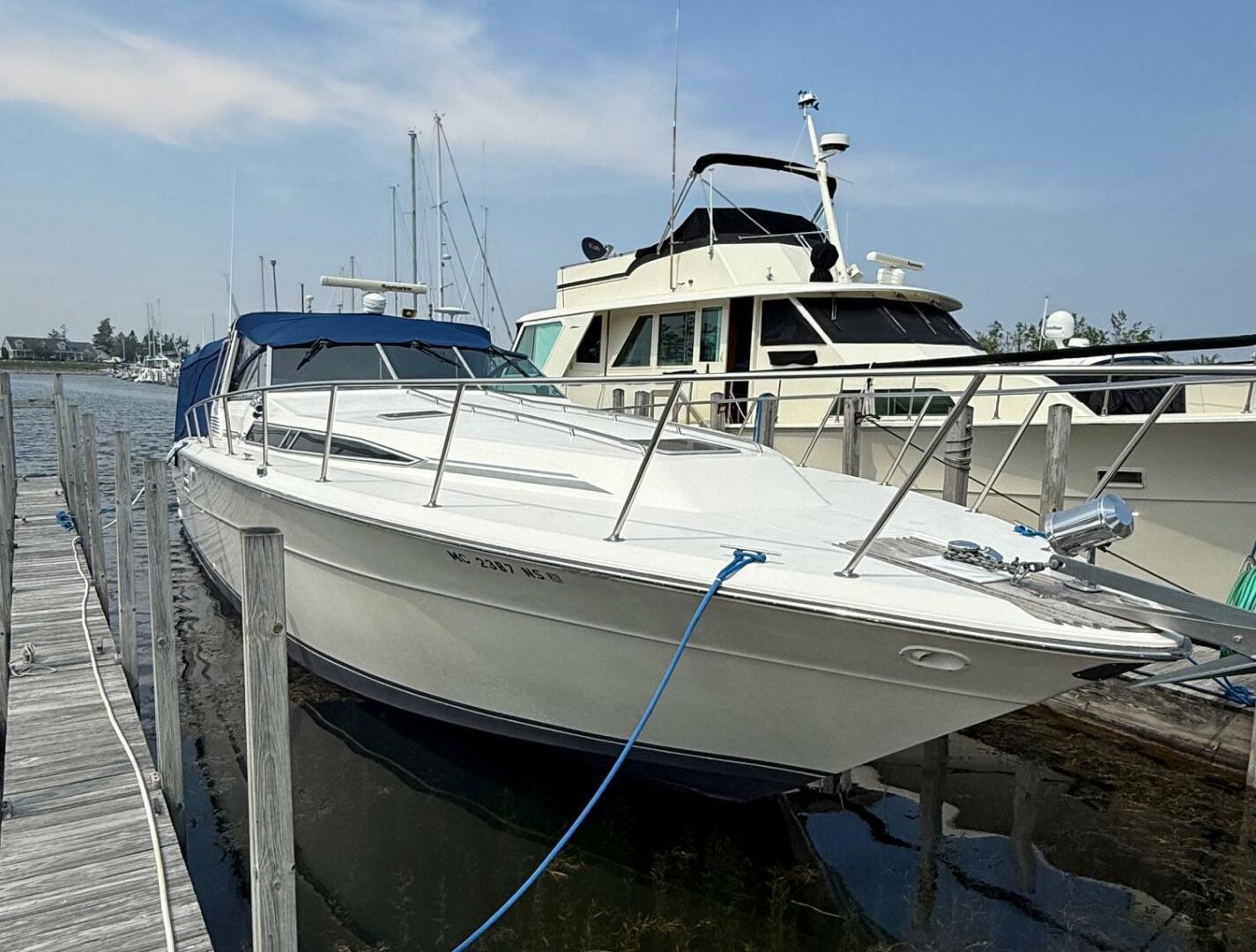 Sea Ray 460 Express Cruiser