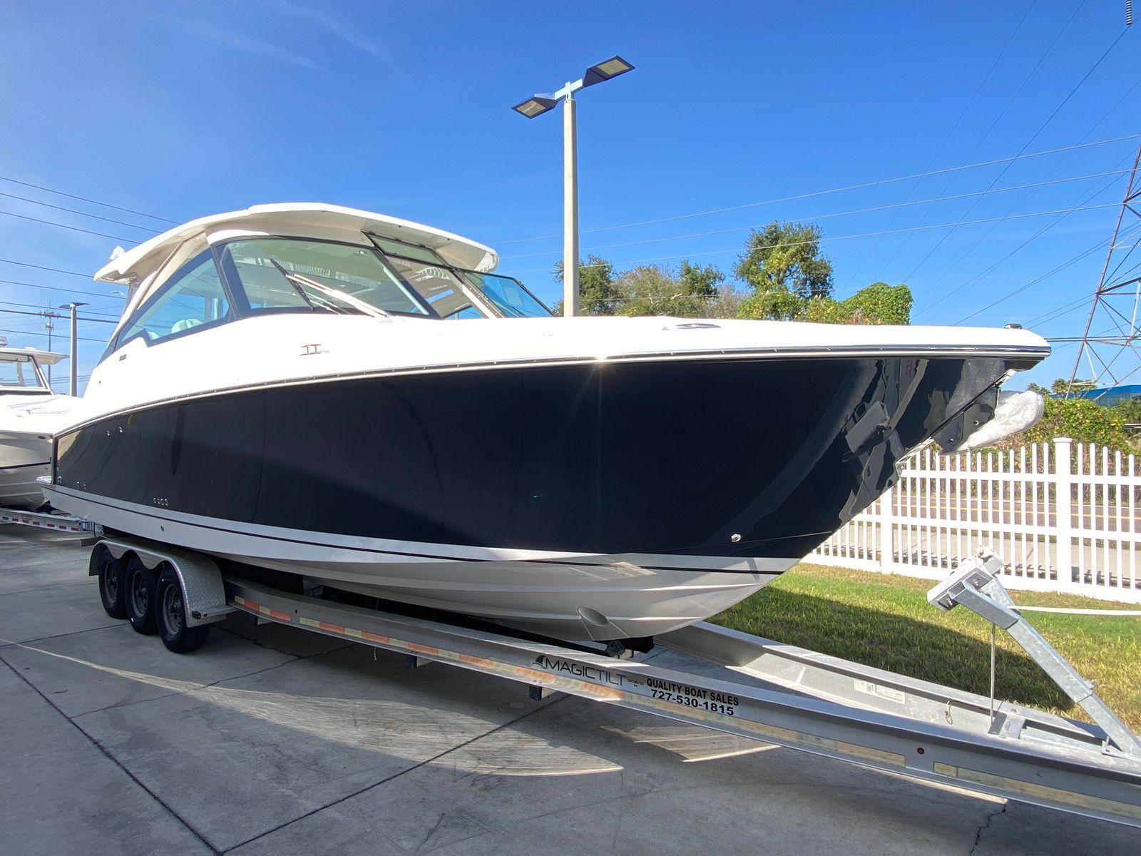 Tiara Yachts 34 LX