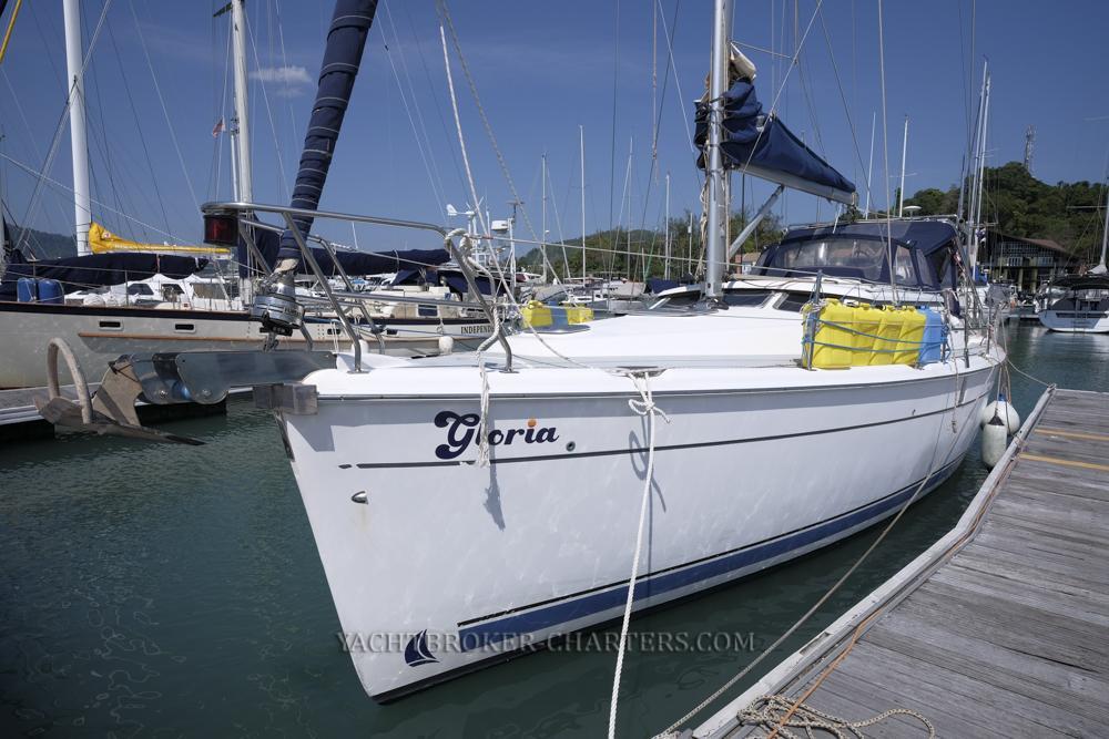 Hunter 41 Deck Saloon