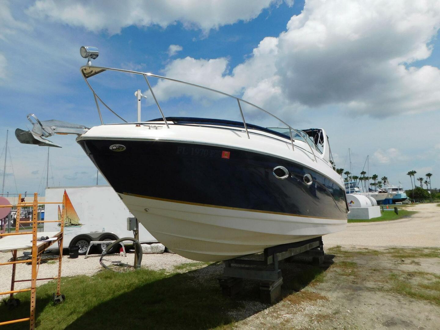 Rinker 270 Fiesta Vee