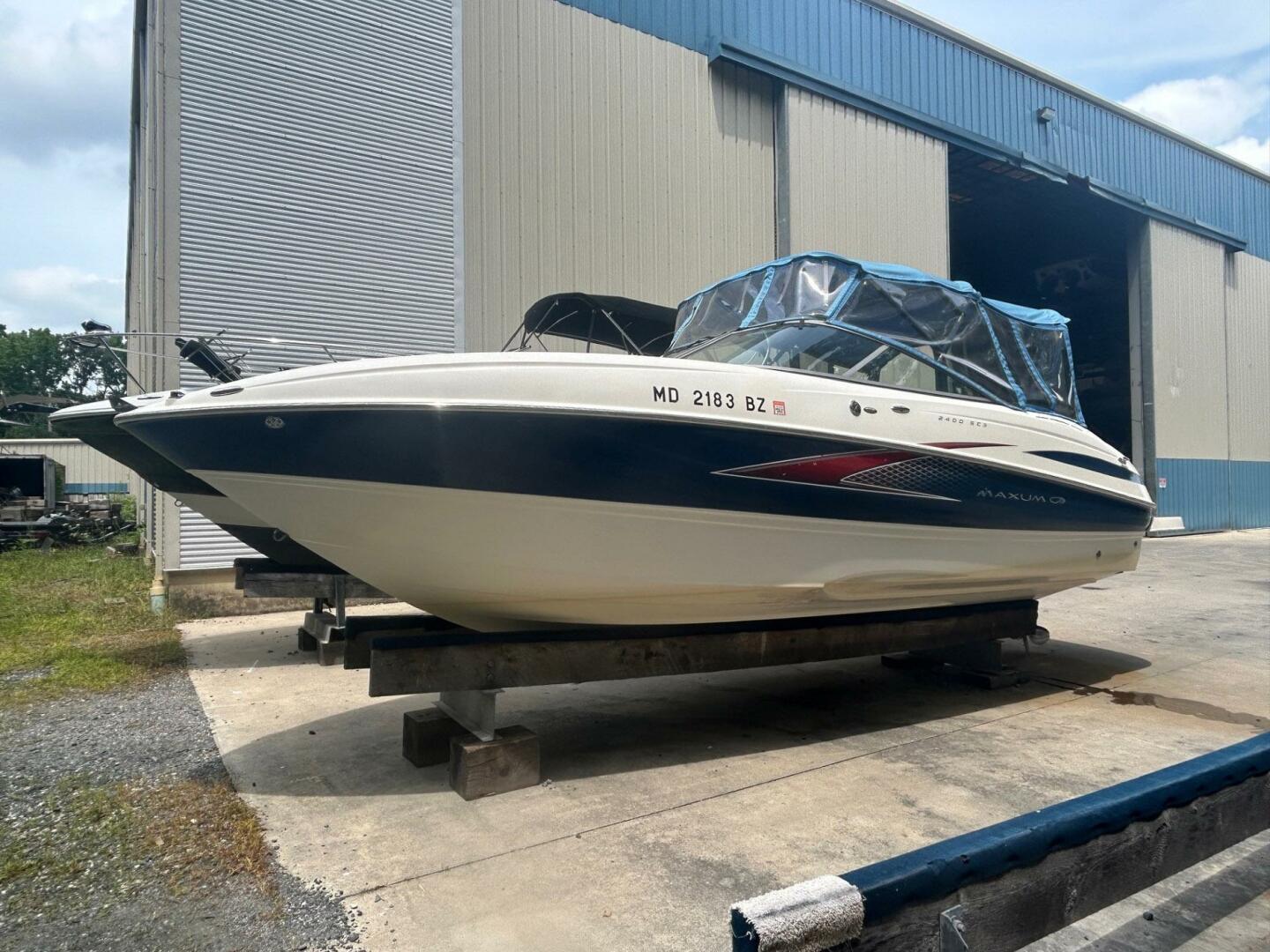 Maxum 2400 SC3