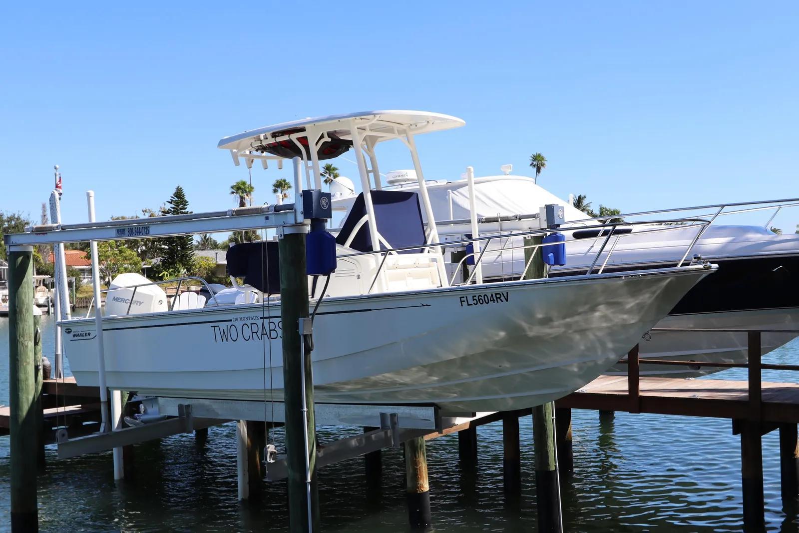Boston Whaler 210 Montauk