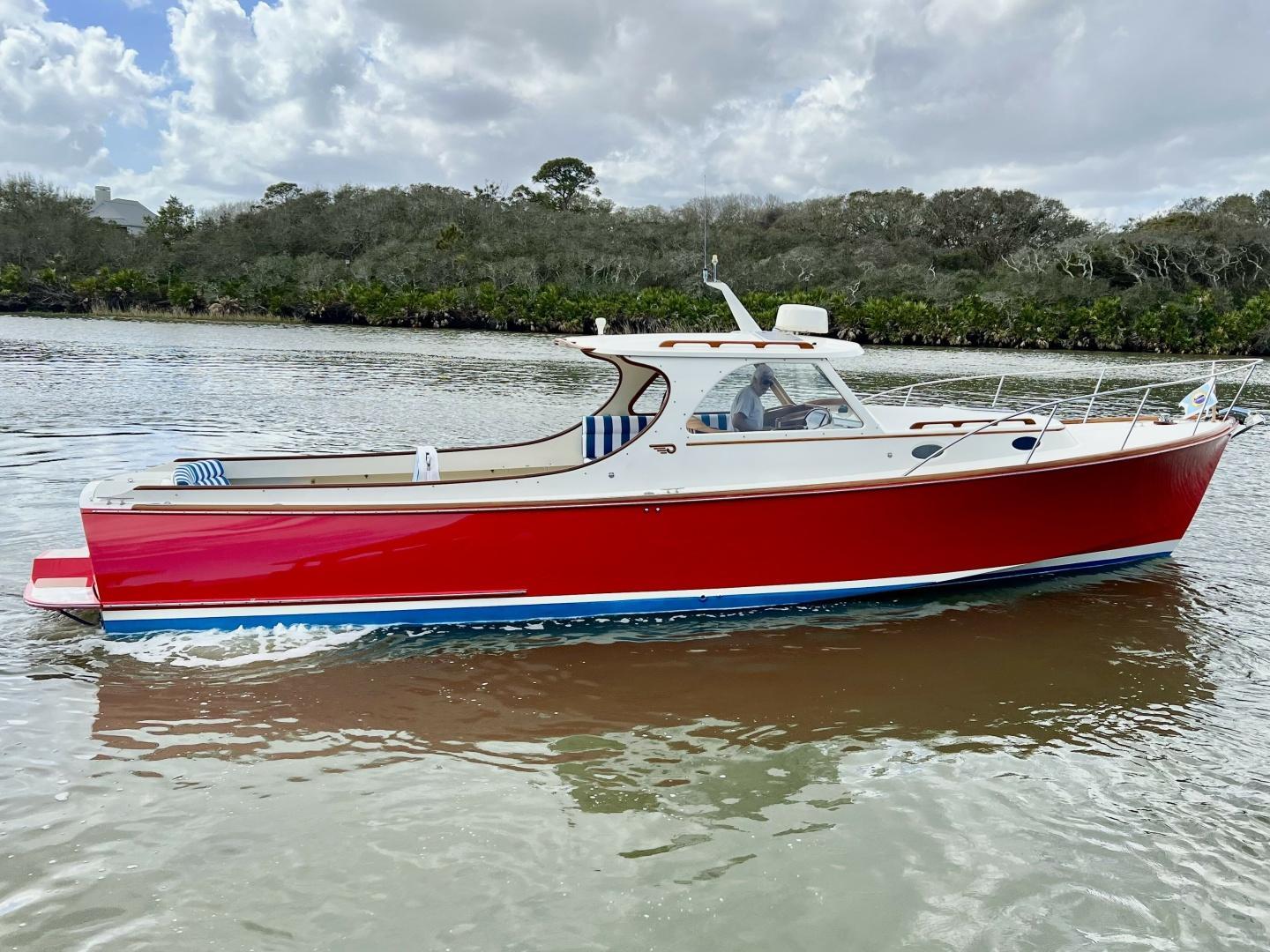 Hinckley Picnic Boat 36 Classic