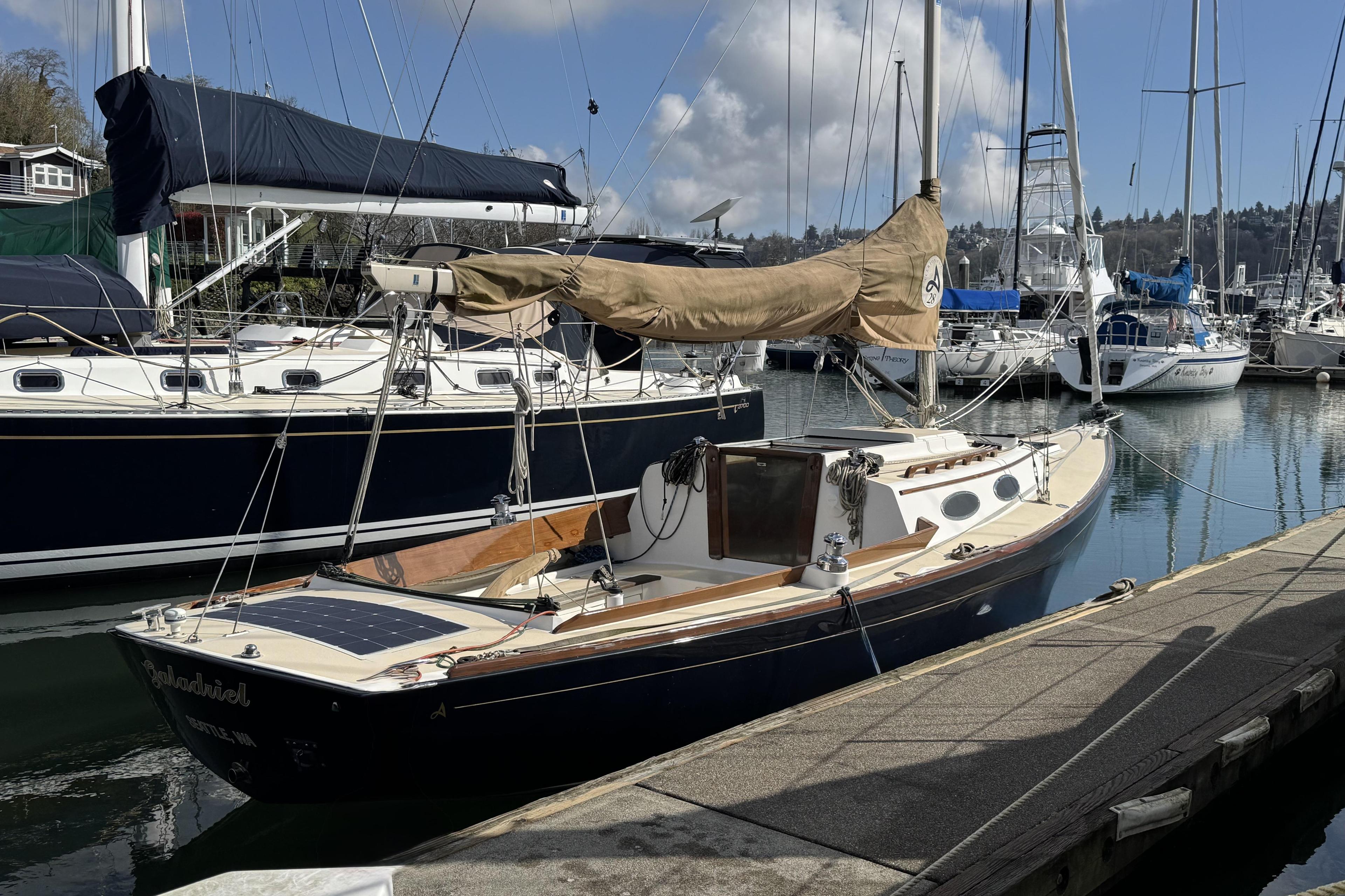 Alerion Express 28